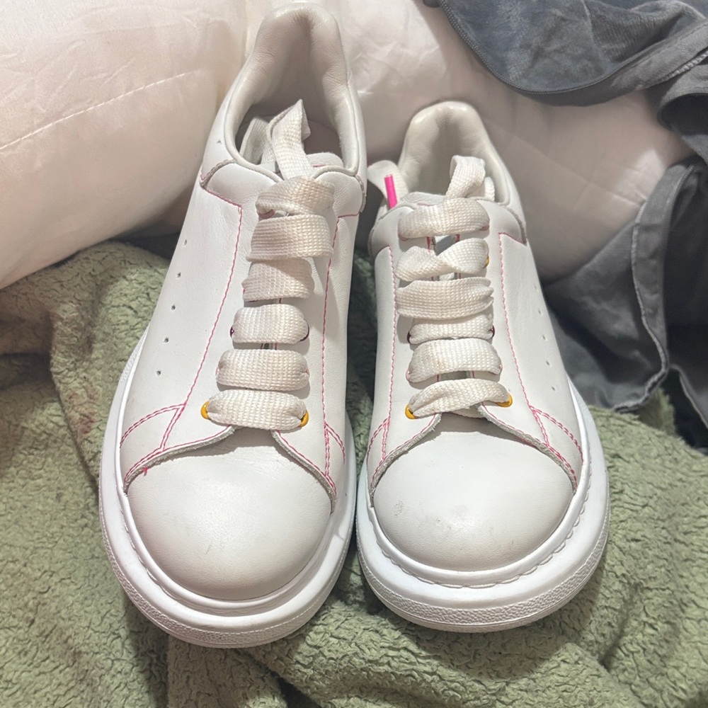 Alexander McQueen Kids White and Pink Sneakers